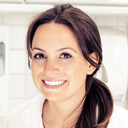 Dr. Claudia Schleussner-Samuel